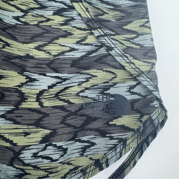 The North Face Women’s running / Workout Shorts Size XS - Picture 4 of 8